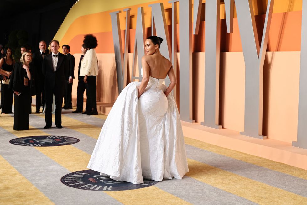 Kim Kardashian wears wedding dress to Vanity Fair Oscars party