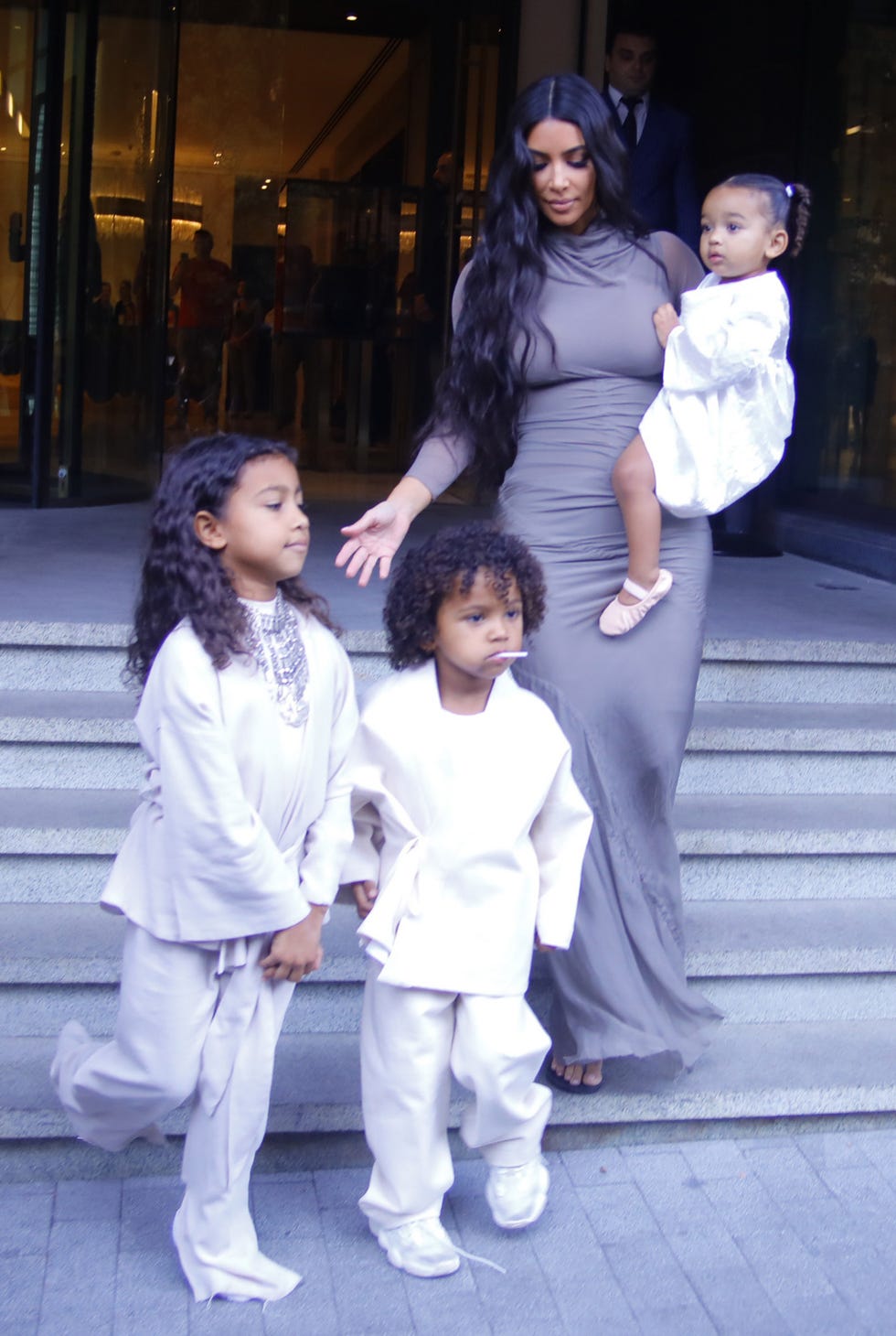 Kim Kardashian bautiza a sus hijos en Armenia