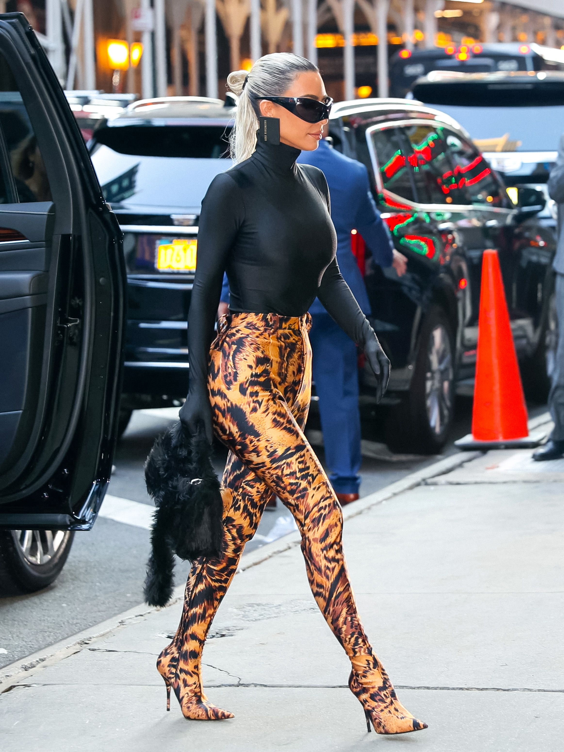 Kim Kardashian: Printed Bikini and Leggings