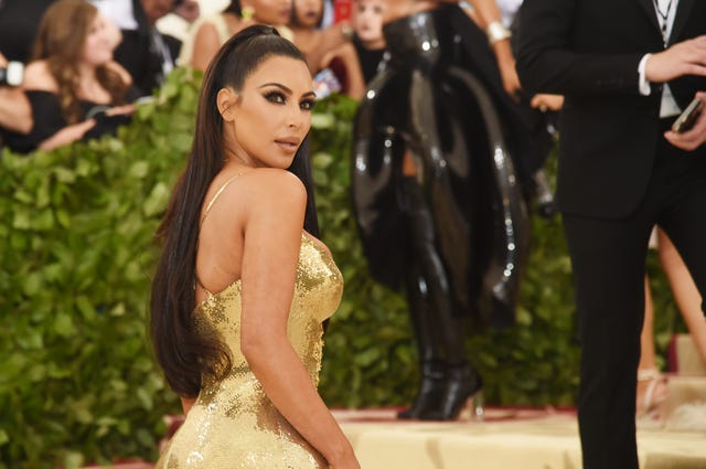 Kim Kardashian comparte una foto de joven en su primera sesión