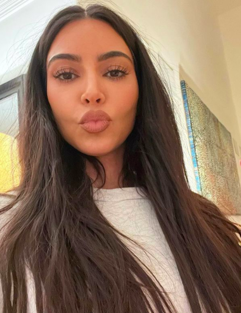 Kim Kardashian's Makeup and Hairstyles - Kim Kardashian Beauty
