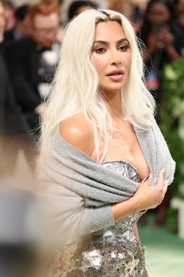 kim kardashian posted a 90s throwback and fans had one reaction