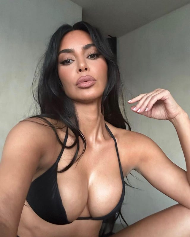 Kim Kardashian shows off impressive abs in SKIMS bikini selfie