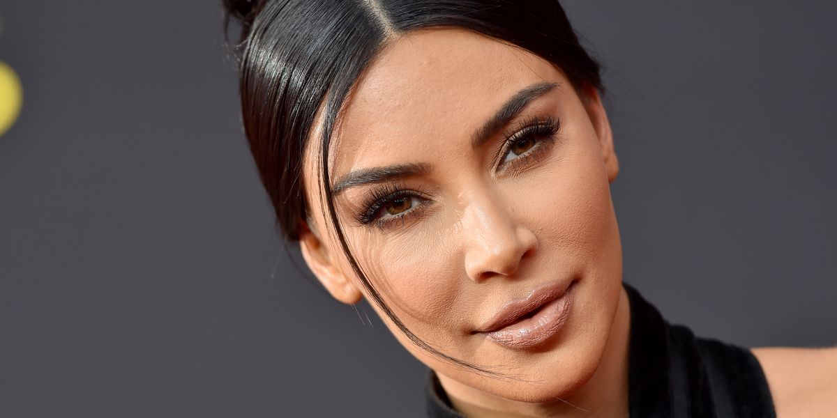  Kim Kardashian muestra su psoriasis con una foto al natural