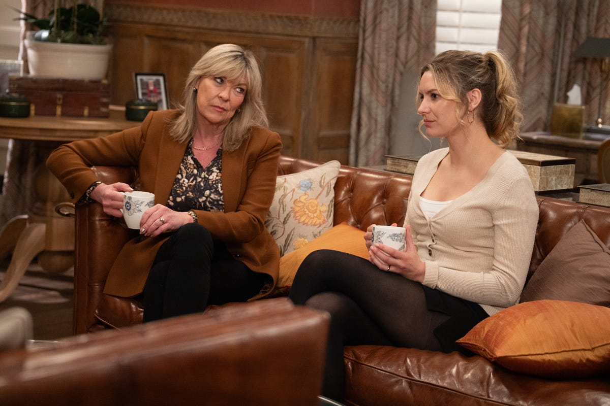 Emmerdale's Kim Tate to drop big bombshell on Dawn Fletcher