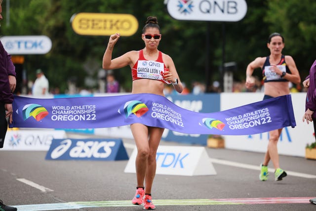 la marchadora kimberly garcía león celebra su oro mundial en oregón en marcha atlética