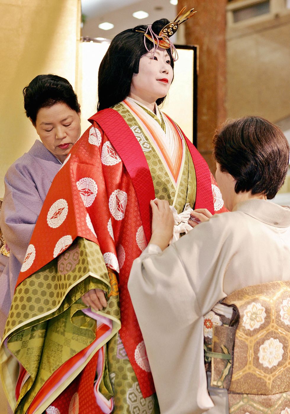 Kimono seamstresses put an ancient Japan