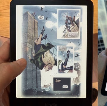 kindle colorsoft ipad mini a la izquierda un kindle colorsoft y a la derecha, un ipad mini