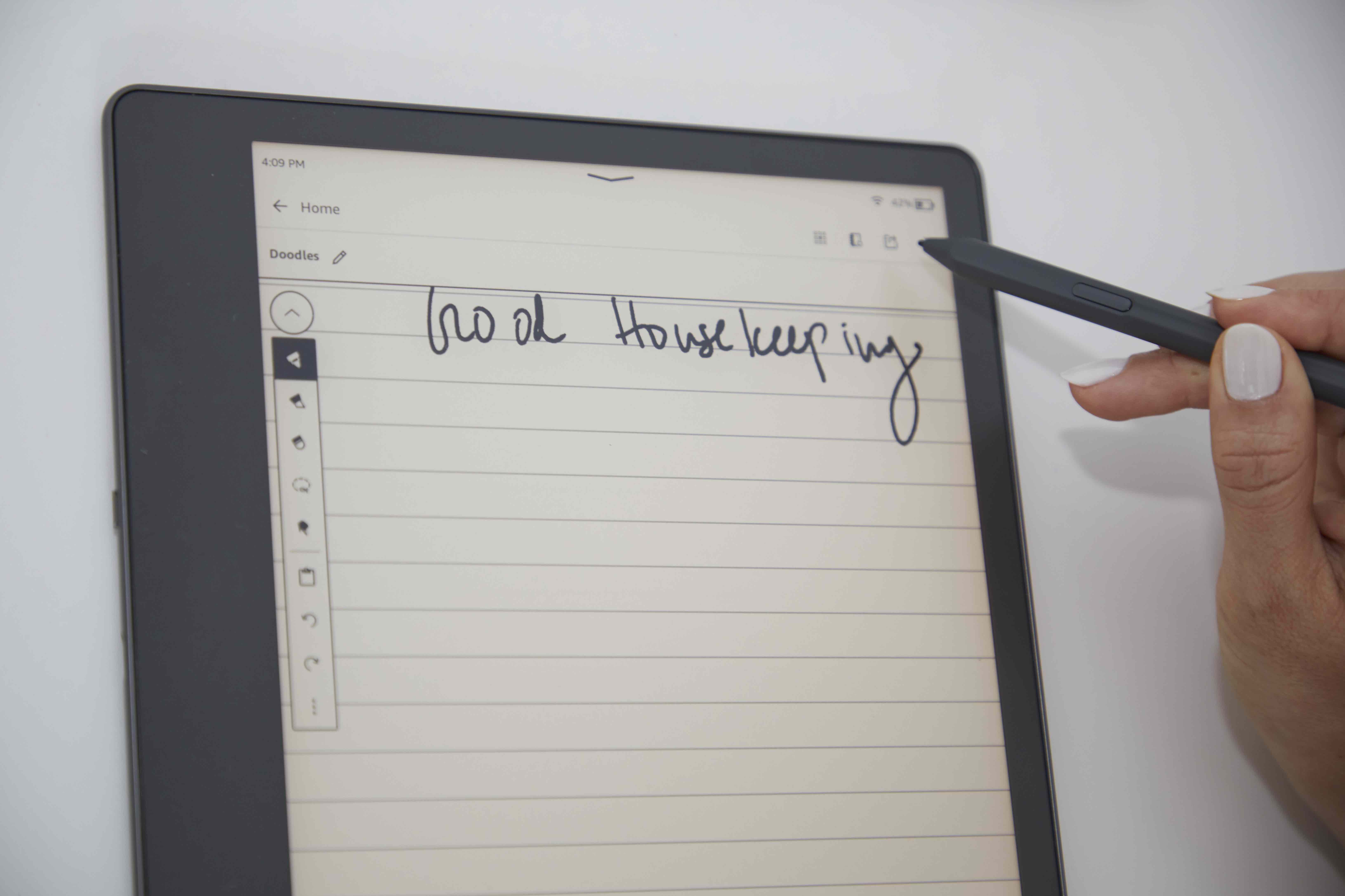Kindle Scribe Review: I Tested The Latest Kindle and What I