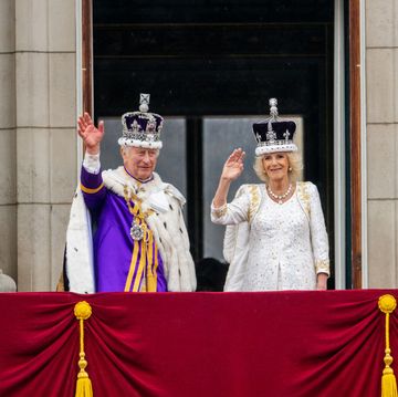 london, england may 06 king charles iii and queen camilla wave goodbye on the buckingham palace balcony during the coronation of king charles iii and queen camilla on may 06, 2023 in london, england the coronation of charles iii and his wife, camilla, as king and queen of the united kingdom of great britain and northern ireland, and the other commonwealth realms takes place at westminster abbey today charles acceded to the throne on 8 september 2022, upon the death of his mother, elizabeth ii photo by brandon bellgetty images