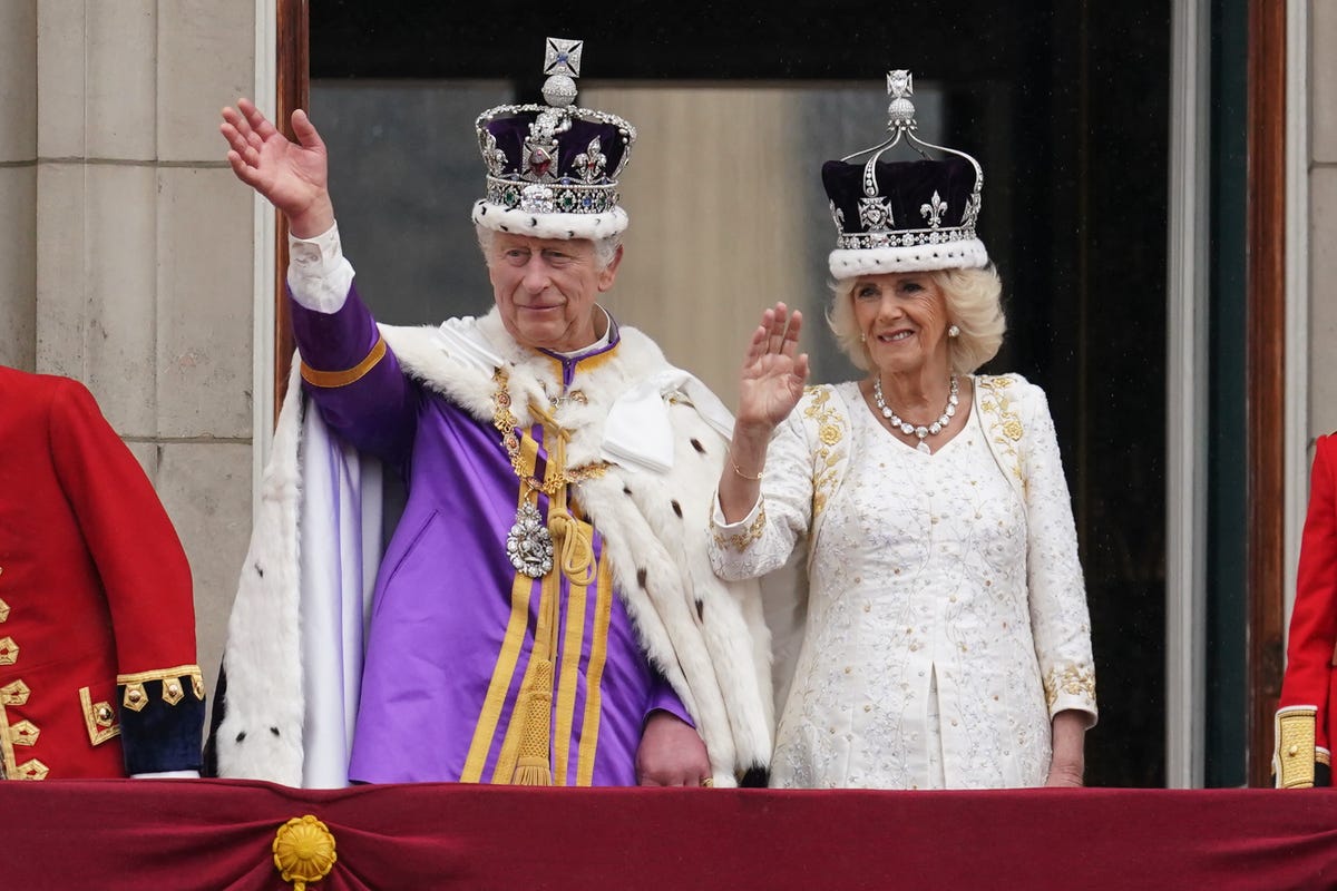 King Charles Iii And The Royal Family Appear On The Buckingham Palace 