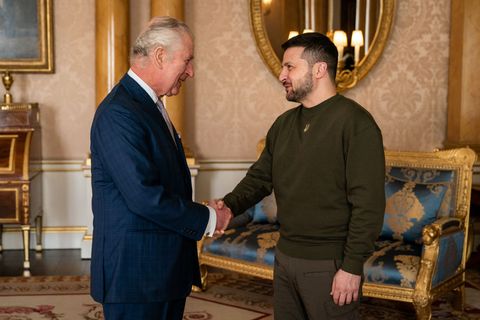 president zelensky makes surprise visit to the uk