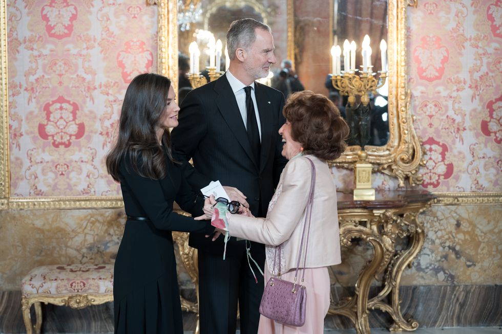 carmen iglesias con los reyes