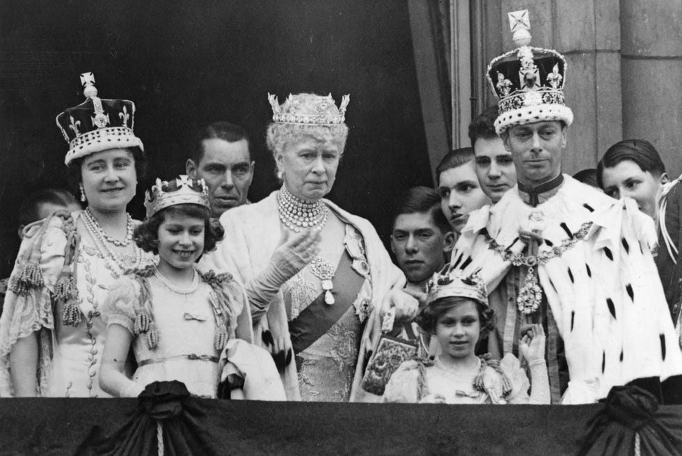 George VI Coronation, Royal Family including Princess Elizabeth on the balcony of Buckingham Palace george vi coronation, royal family including princess elizabeth on the balcony of buckingham palace