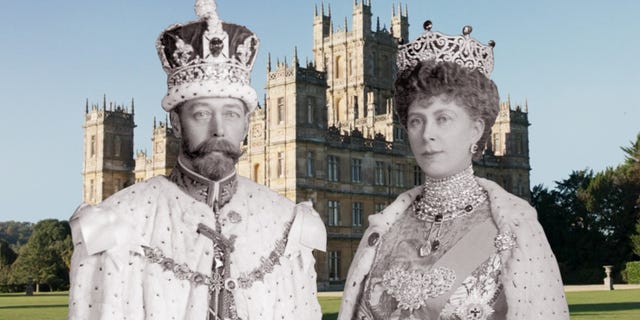 Kings and queens of england. King George v Downton Abbey. Георг v и Королева Мария аббатство Даунтон. Король Канады Георг 5. Джордж Уэльский Маунтбеттен-Виндзоры.