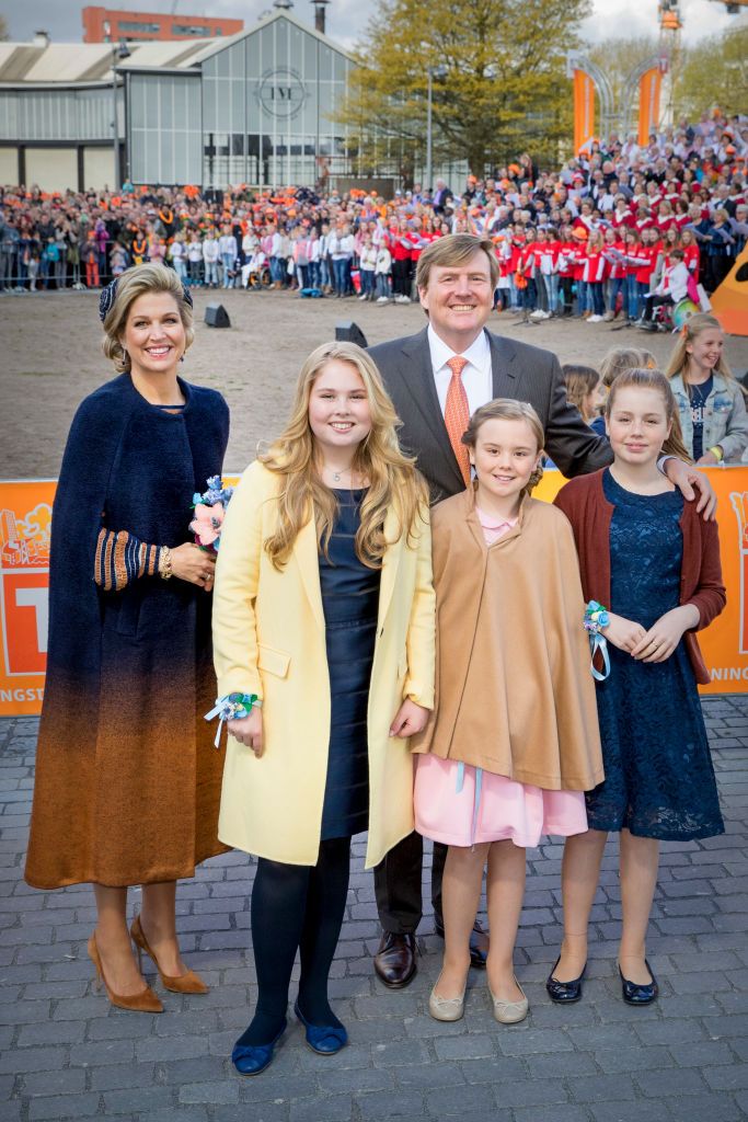 de koninklijke familie tijdens koningsdag 2017 in tilburg