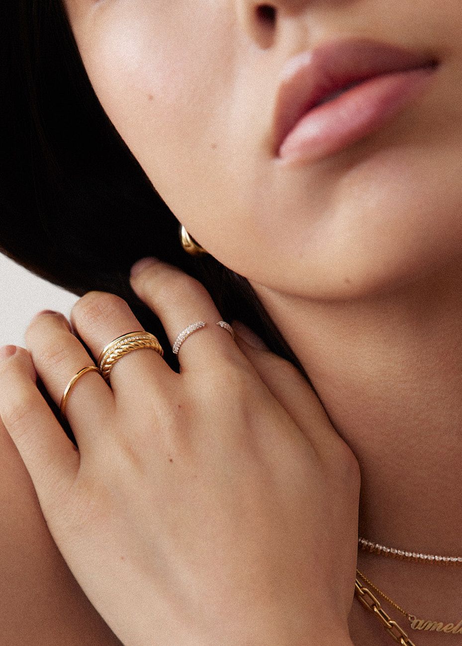 Our Shopping Editors' Favorite Jewelry Brands for Layering