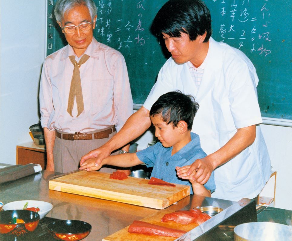 包丁こそ、一生もののキッチングッズ。2021年6月6日、柳原料理教室で「包丁授与式」開催