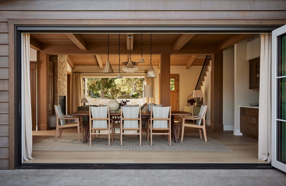 casa de jubilados con jardín y golf: comedor abierto