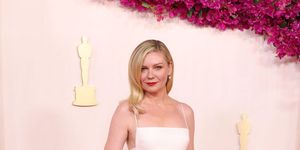 kirsten dunst tripped on the oscars 2024 red carpet