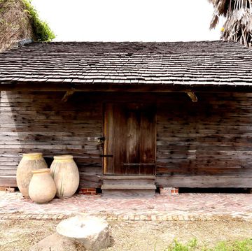 whitney plantation museum, house, slave residences, wood house