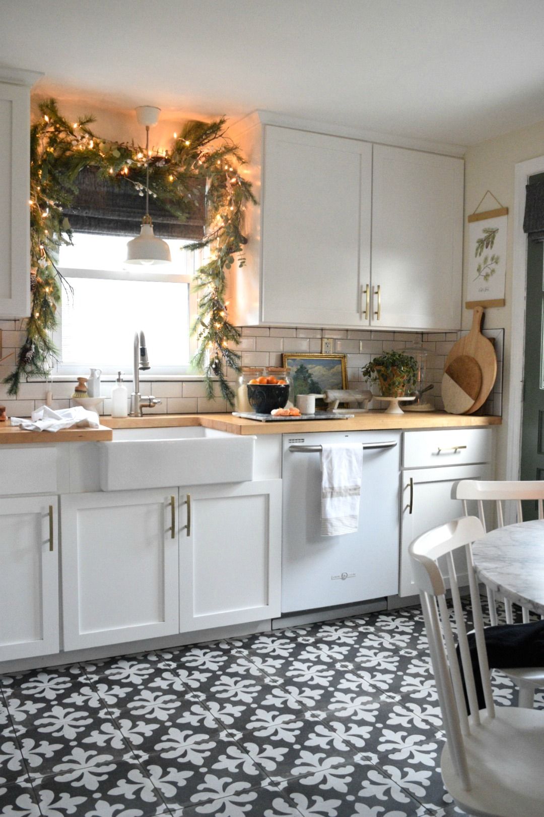 Farmhouse Christmas Kitchen Decor Ideas