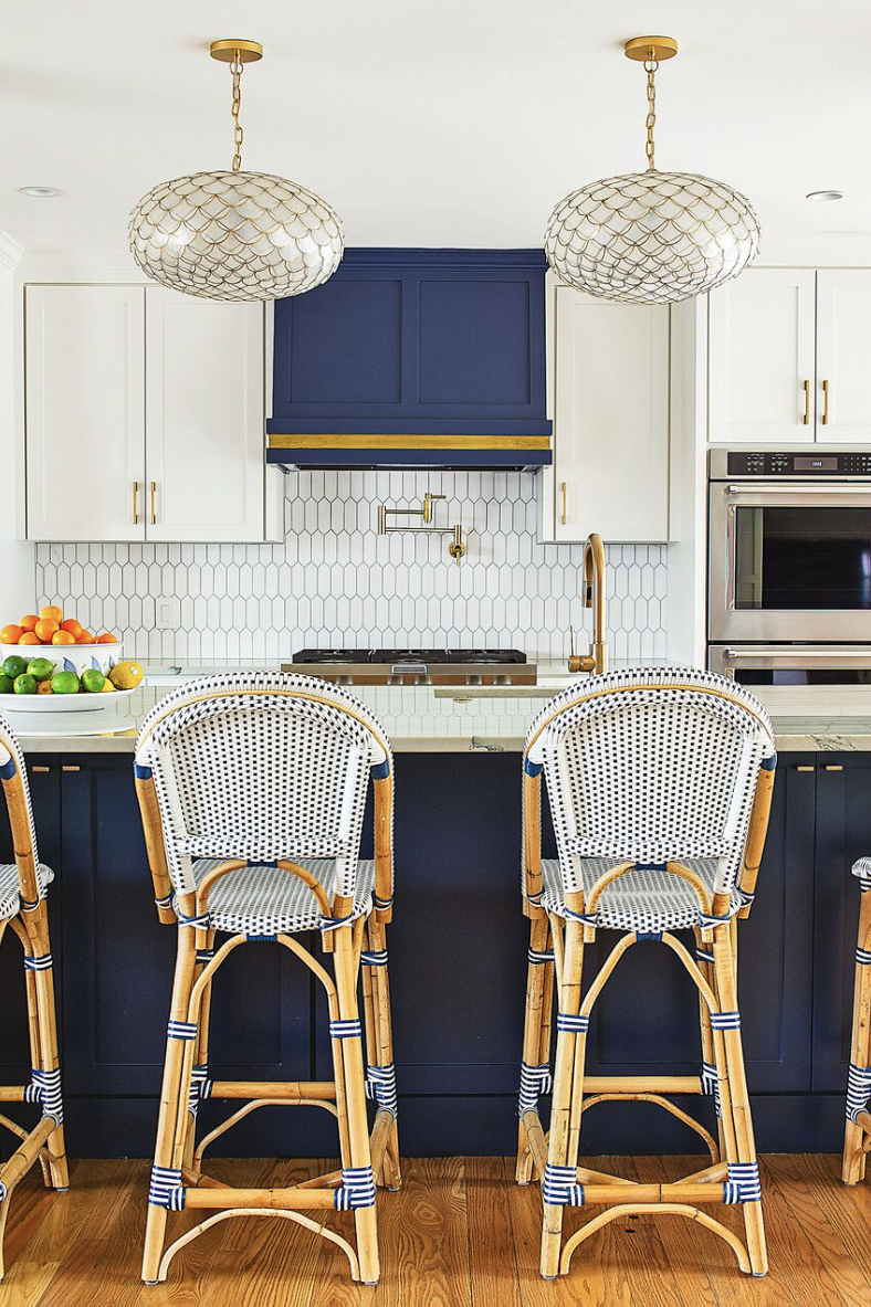 kitchen backsplash ideas, backsplash in the kitchen with an island and blue and white cabinetry