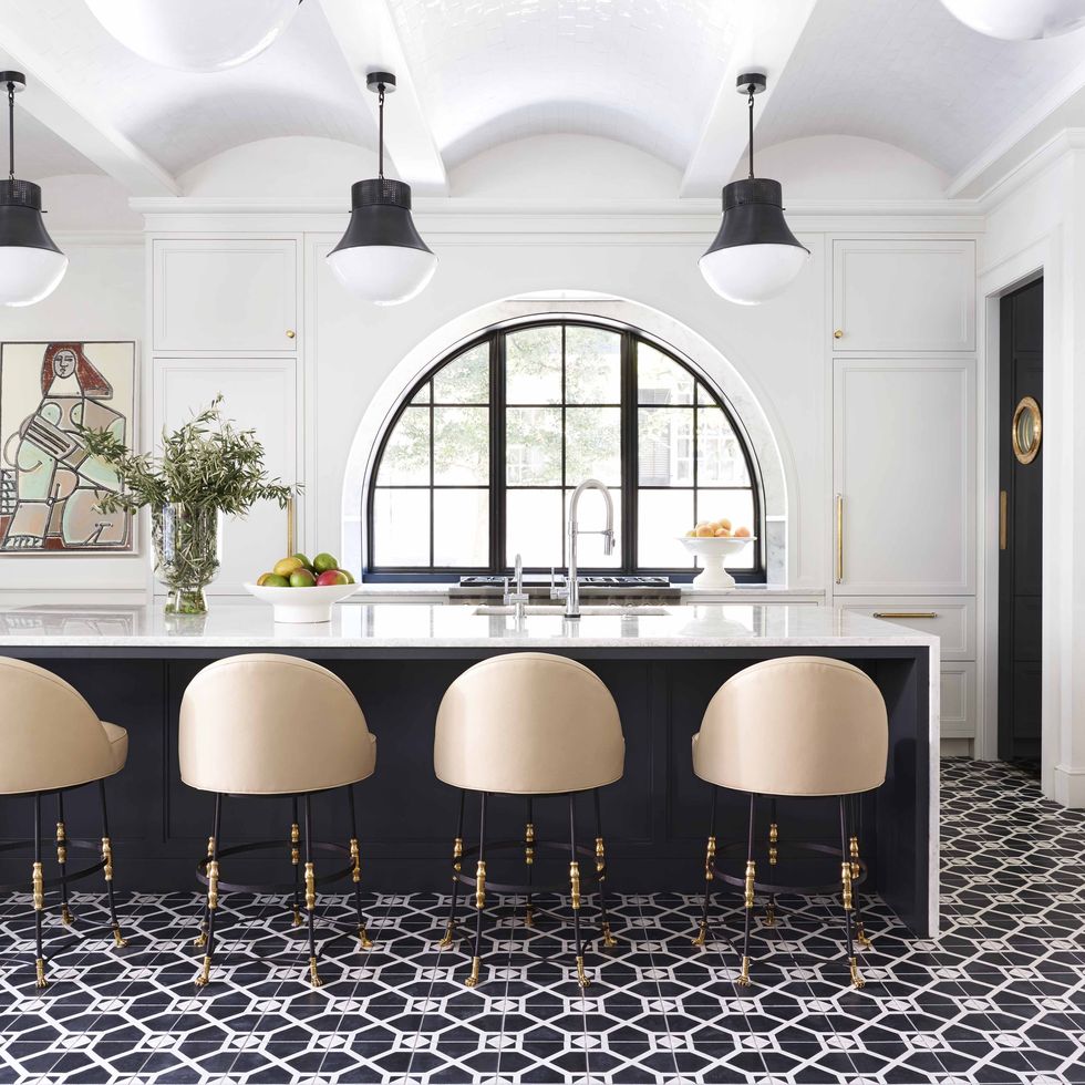 Chic wallpaper  Hood Over Hollywood