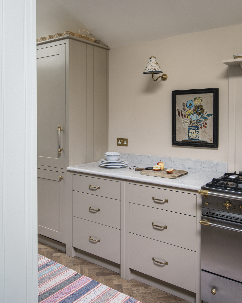 Ideas para pintar los muebles de la cocina  Beautiful kitchen cabinets,  Green kitchen cabinets, Kitchen remodel