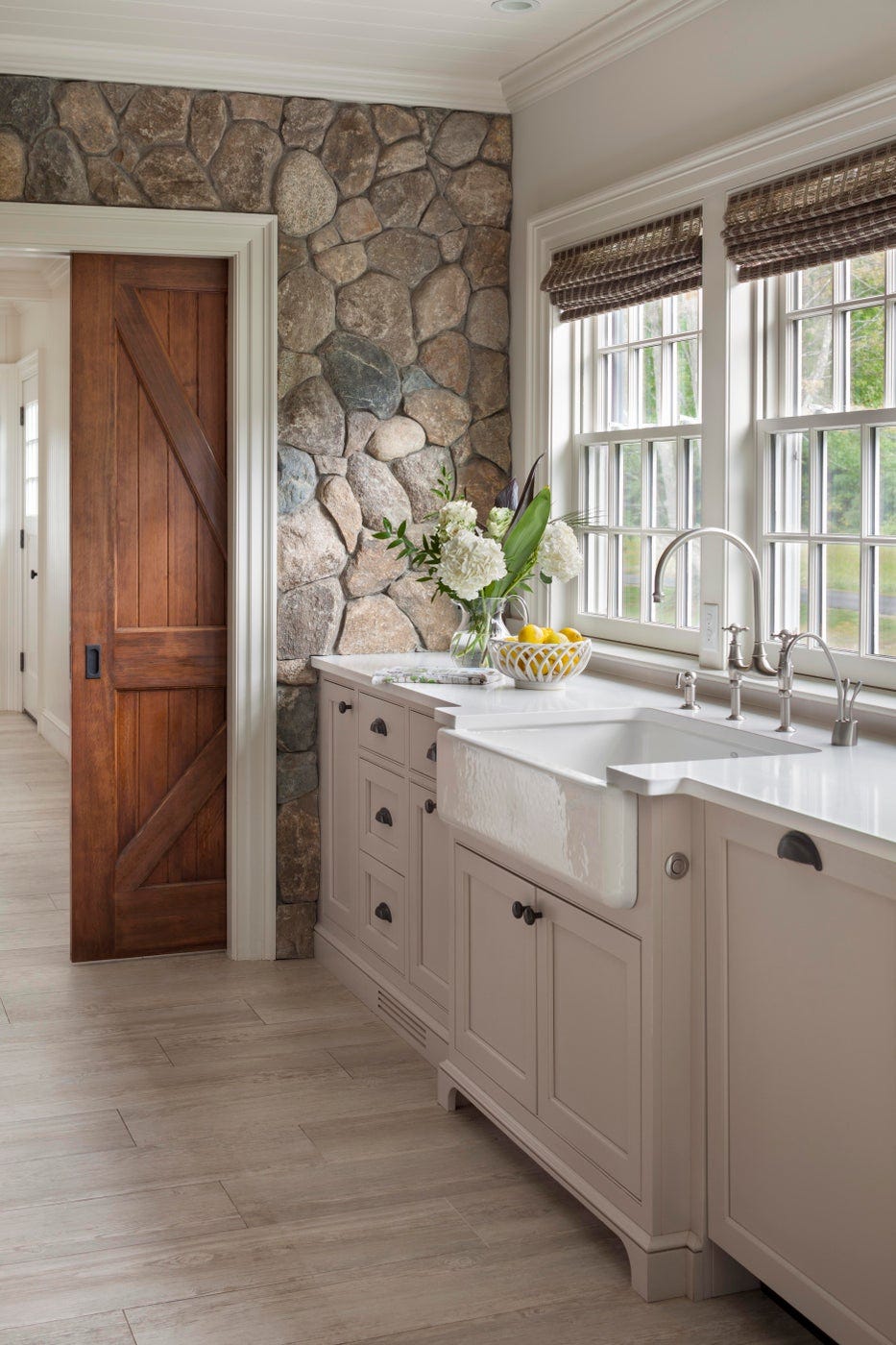 white kitchen cabinets