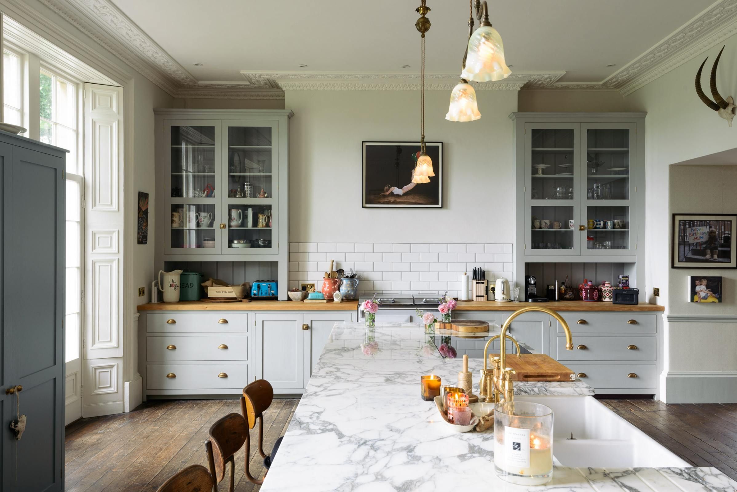 18 Easy and Stylish Kitchen Island Decor Ideas