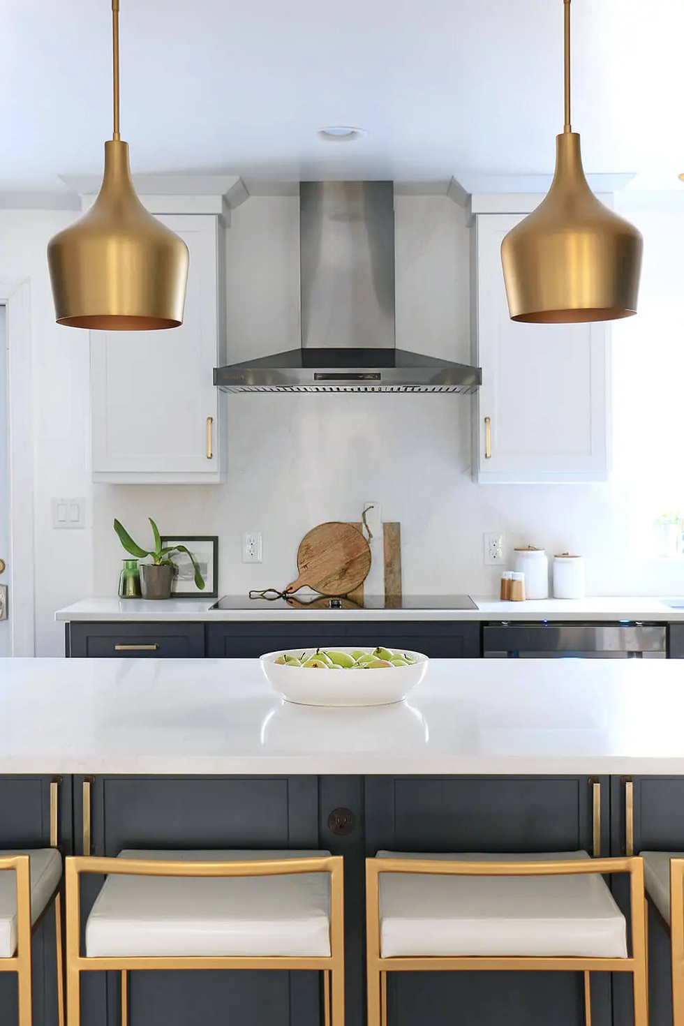 Modern kitchen island idea with black cabinets and white top