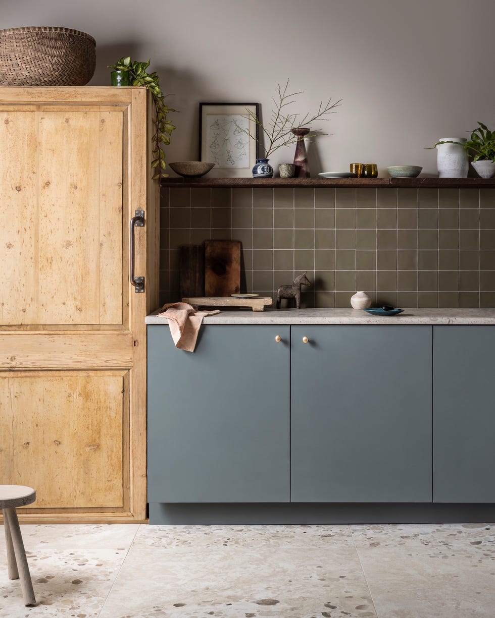 japandi style kitchen with khaki kitchen wall tiles and grey units