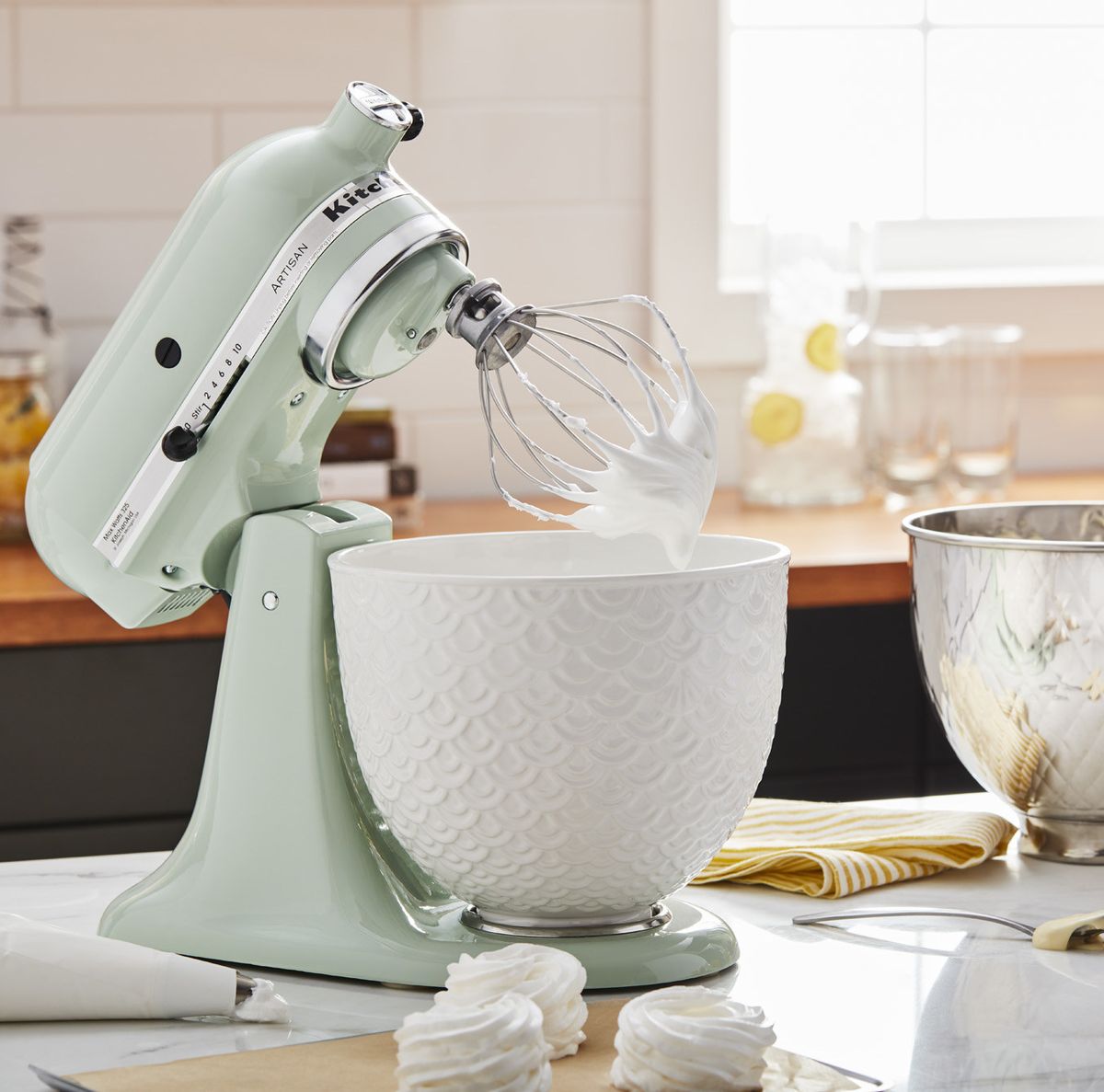 Mixer, Small appliance, Kitchen appliance, Whisk, Blender, Home appliance, Room, Food processor, Food, Juicer, 