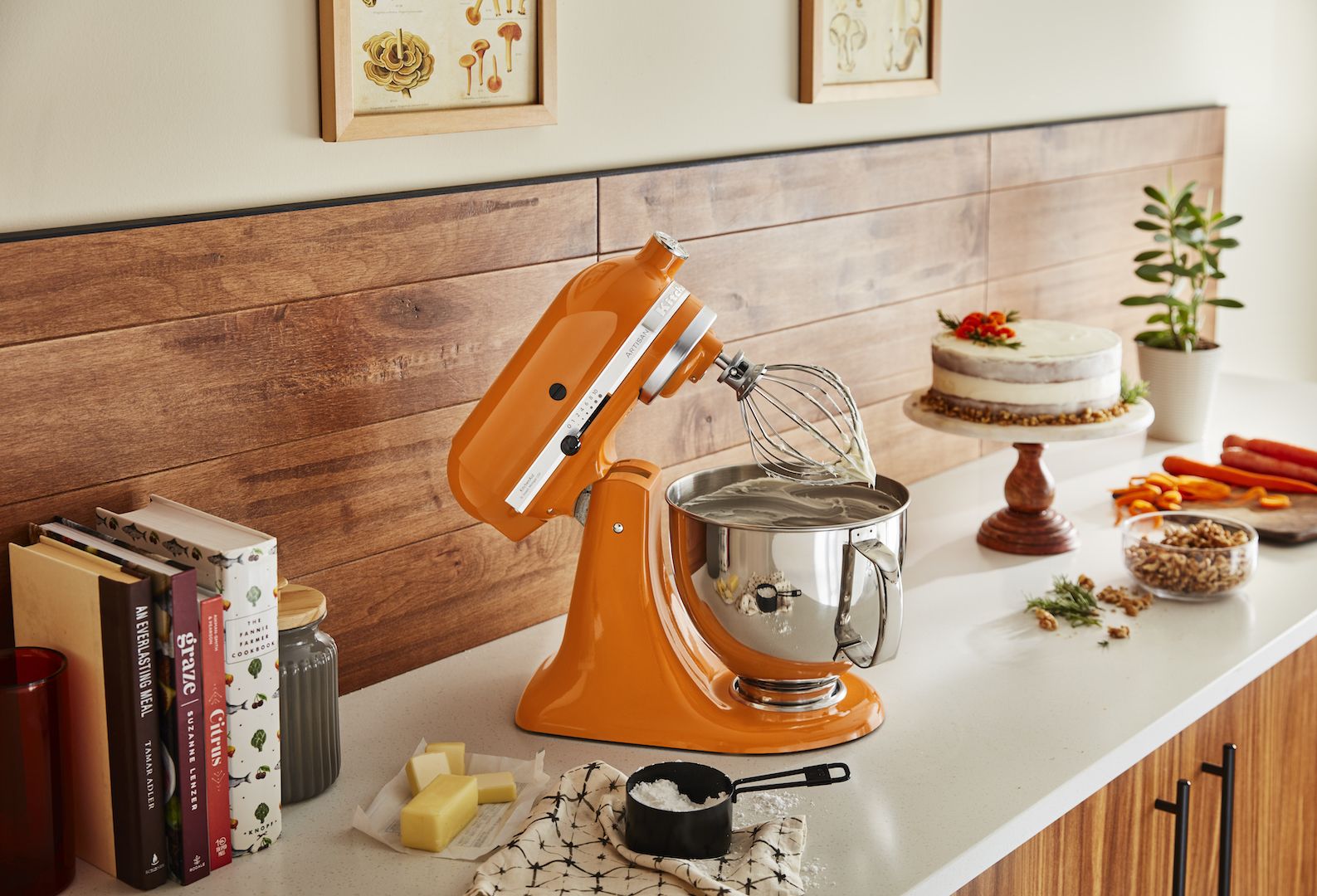 Shop KitchenAid\'s New Stand Mixer in Honey - KitchenAid Color of the Year  2021
