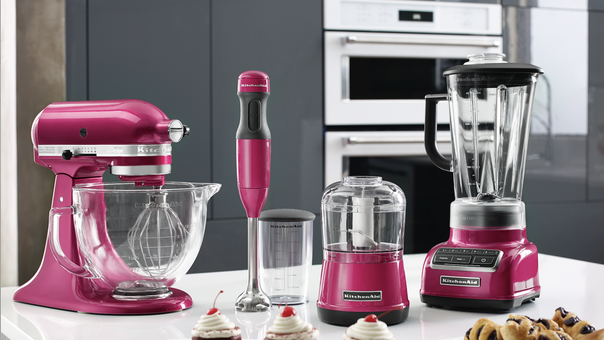 https://hips.hearstapps.com/hmg-prod/images/kitchenaid-pink-collection-1536773054.png?crop=1xw:0.6998275862068966xh;center,top&resize=1200:*