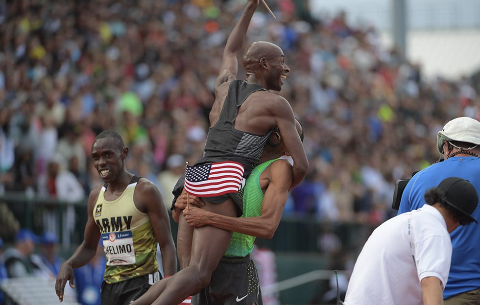 Lagat embraces Mead