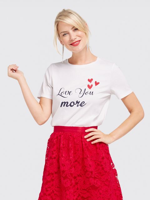 Clothing, White, T-shirt, Red, Waist, Sleeve, Crop top, Shoulder, Neck, Top, 