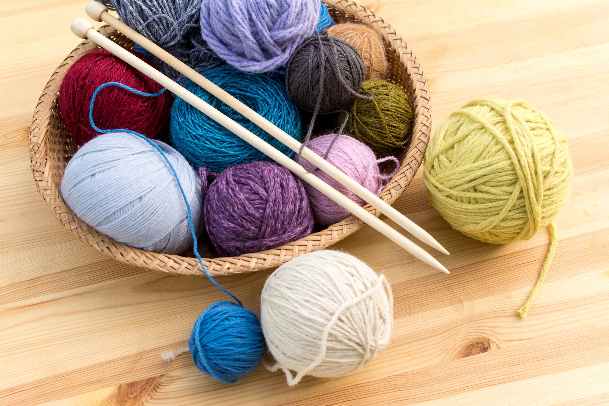 Learn French knitting with our step-by-step video