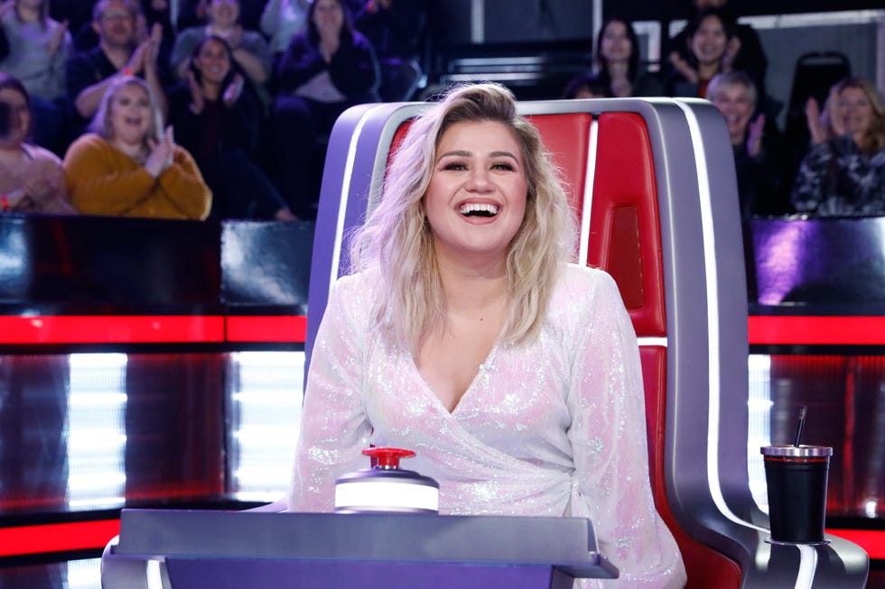 Kelly Clarkson Net Worth 2021: From Waitress to Multimillionaire