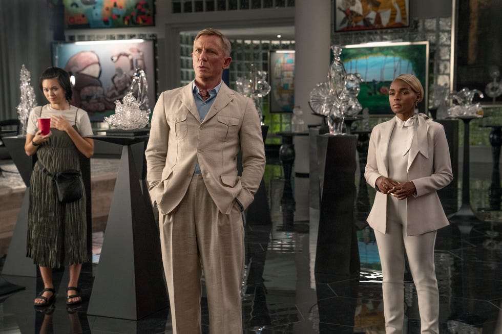 glass onion: a knives out mystery (2022) jessica henwick as peg, daniel craig as detective benoit blanc and janelle monáe as andi. cr: john wilson/netflix