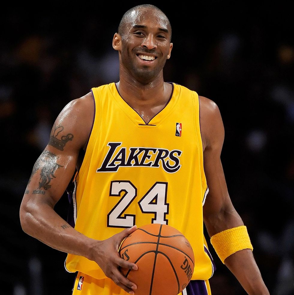 kobe bryant playing for the lakers in 2009