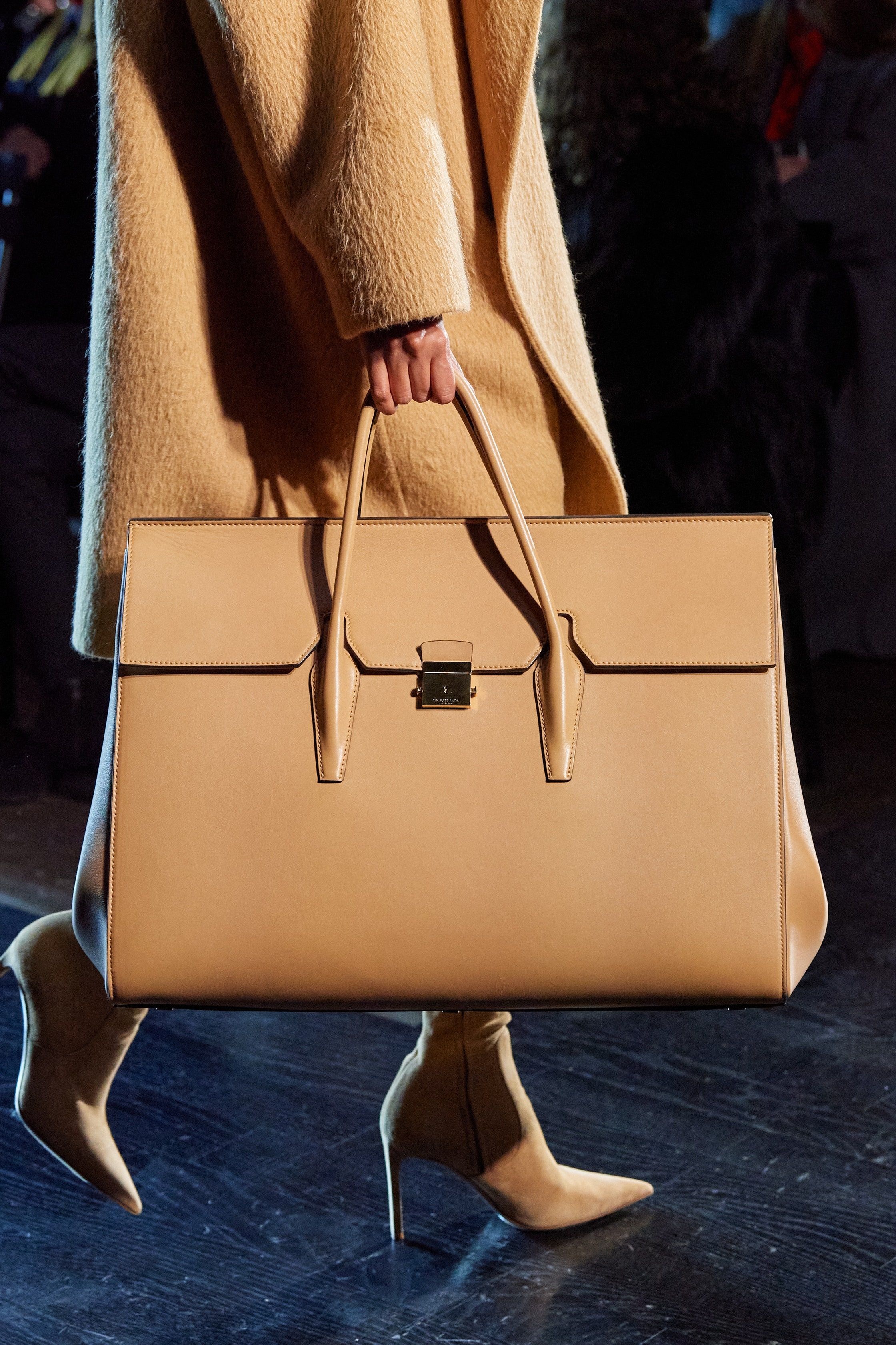 Fall Bag Trends 2022: Top Bag Trends Straight from the Runway