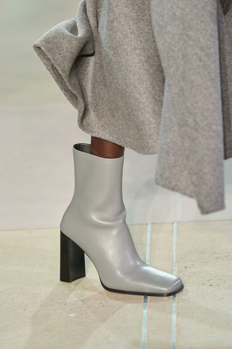 el zapato de punta cuadrada es tendencia en 2025