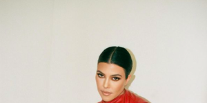 kourtney kardashian defends herself over instagram photoshop accusations