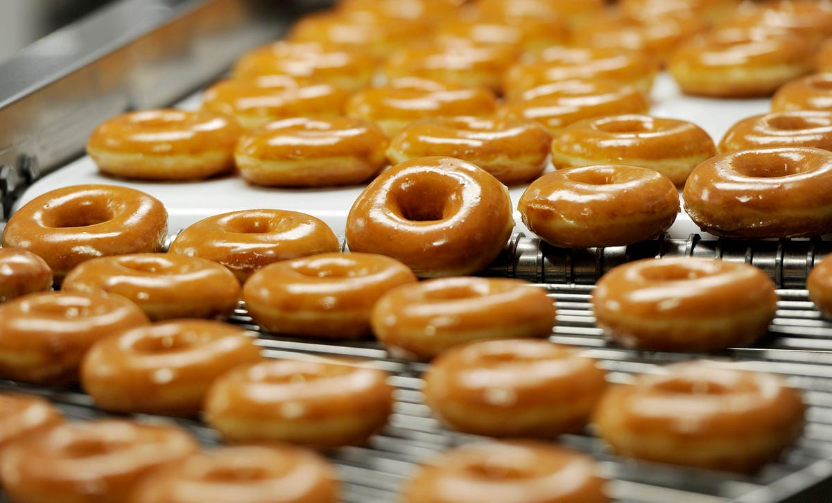 How to Get A Dozen Krispy Kreme Donuts — Krispy Kreme Day of Dozens