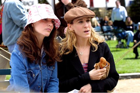 kristin davis and sarah jessica parker on location for "sex and the city" on may 08, 2001
