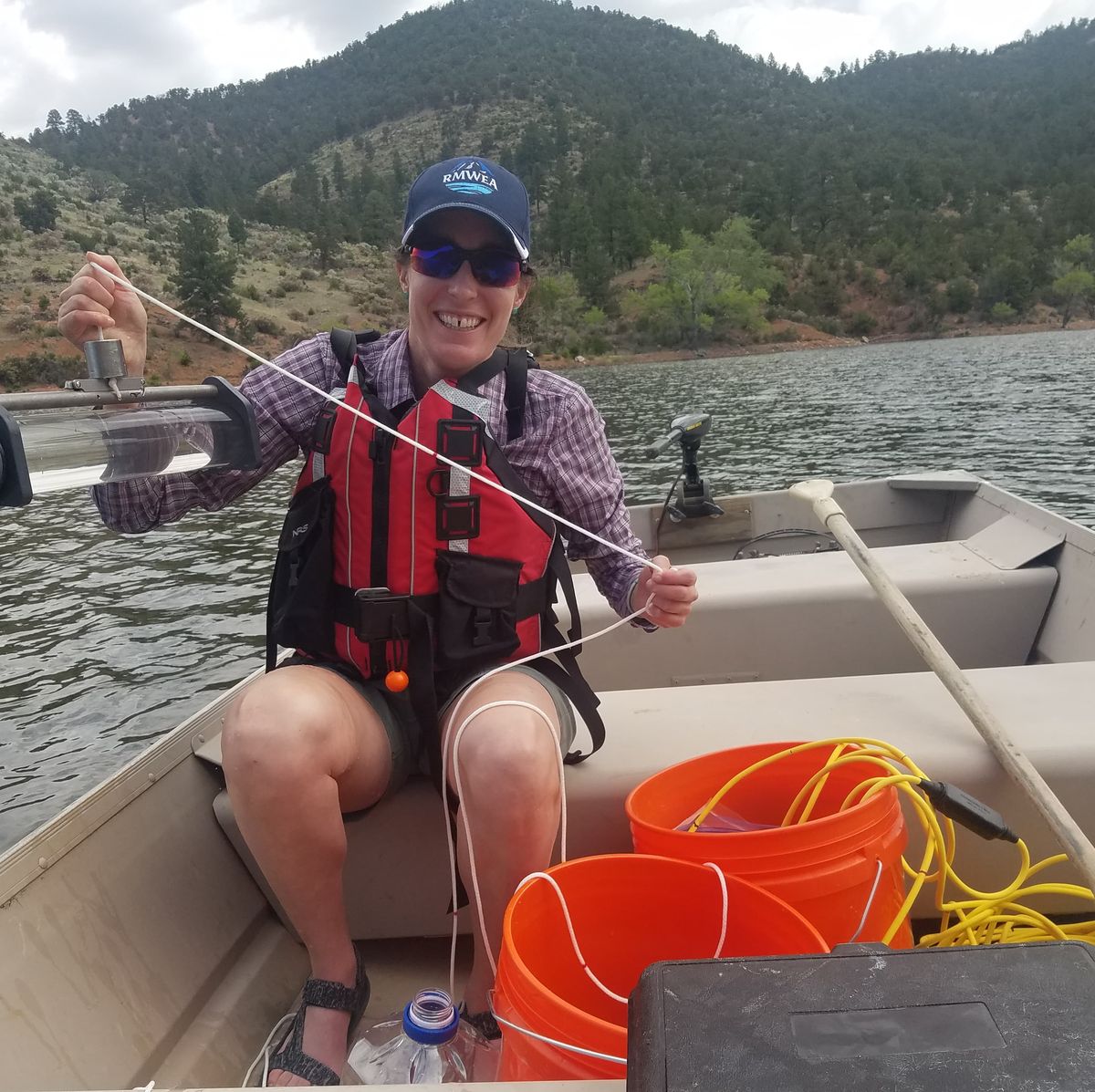 Lifejacket, Lifejacket, Boating, Boats and boating--Equipment and supplies, Recreation, Vehicle, Vacation, Water transportation, Personal protective equipment, Summer, 