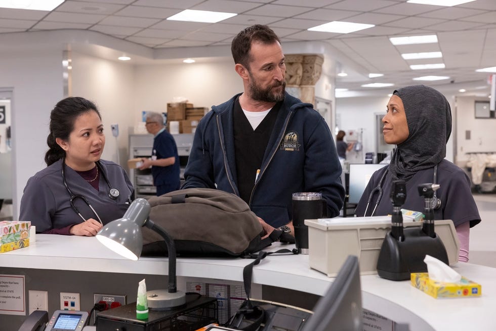 kristin villanueva, noah wyle ve amielynn abellera pitt'te.