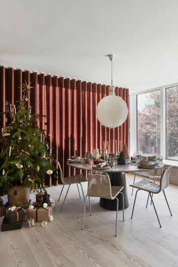 diing table and christmas tree